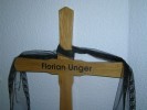 Original Grabkreuz des Florian Unger aus Samt und Seide