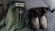 Orignal "ICH BIN EIN STAR HOLT MICH HIER RAUS" Martin Kesici Rucksack und Schuhe