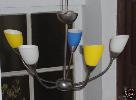Deckenlampe mit Flexarmen und farbigem Glas