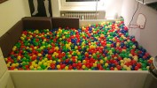 Bllebad aus 10000 Bllen (6 cm ), Bunte Blle, Ballpool